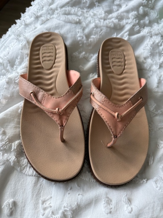 Sperry Shoes - Women’s Peach Leather Thong Sandals - Comfortable Slip-On